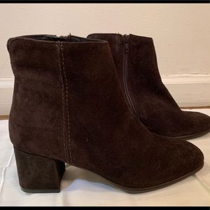 Dusano brown suede booties. Sz 39. Great shape!